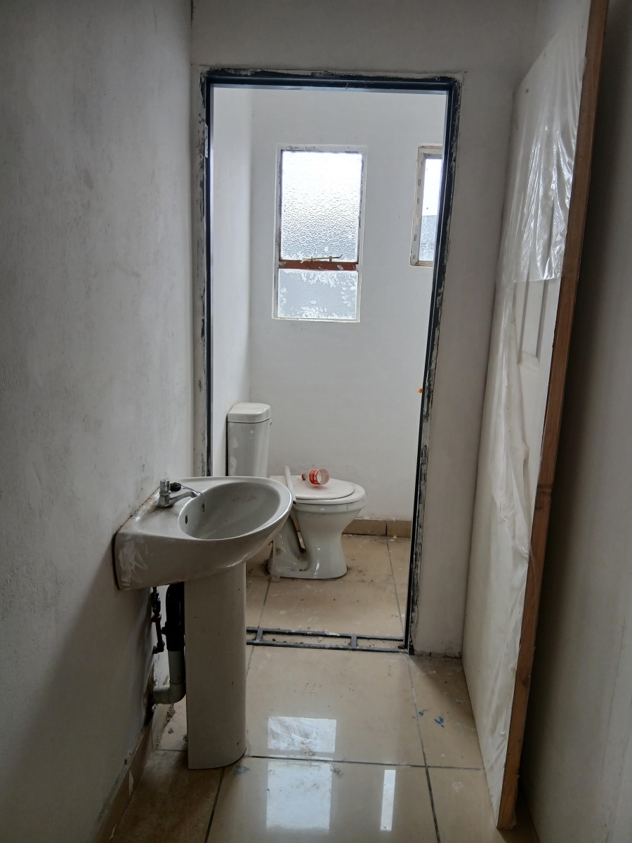 To Let commercial Property for Rent in Zinniaville North West